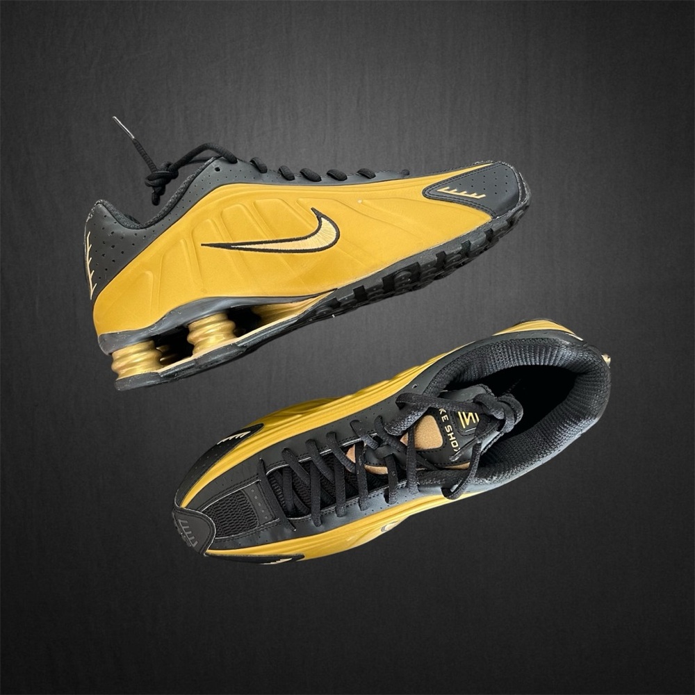 ✔️New✔️ NIKE Shox R4 'Metallic Gold' - Picture 2 of 11